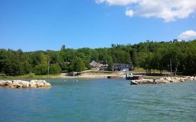 Bay Shore Cottages
